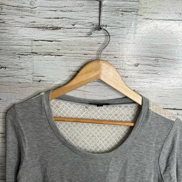 Ella moss eyelet  top gray blouse white size medium - Picture 4 of 8